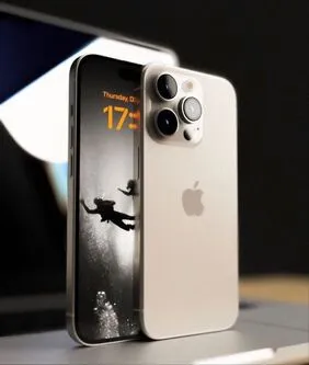 1 iphone creme frente e fundo